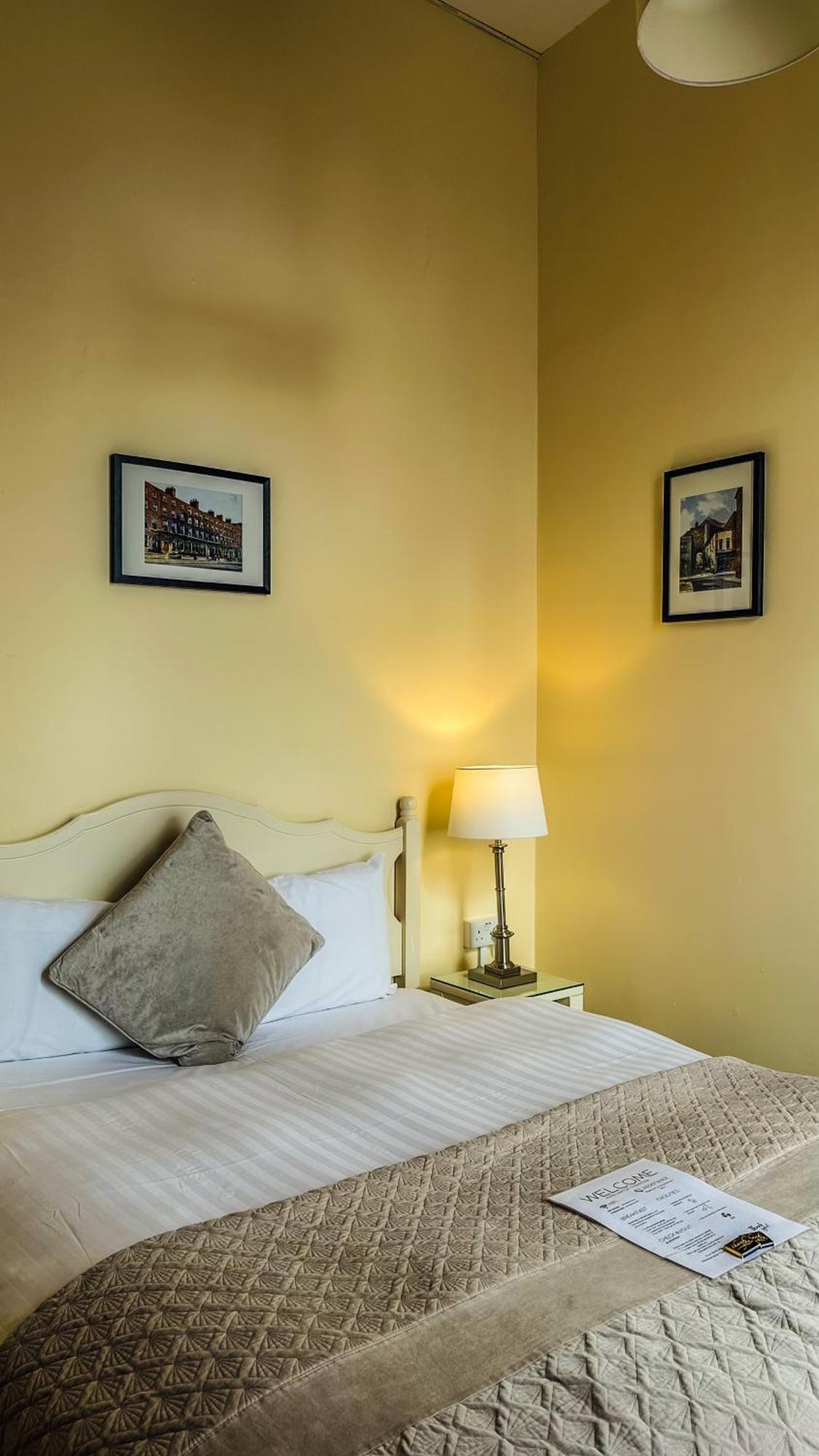 فندق Baggot Court Townhouse دبلن الغرفة الصورة